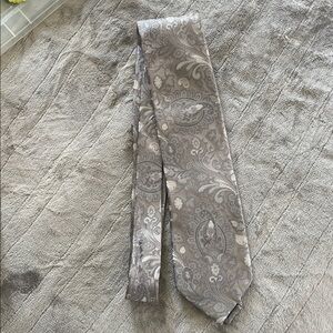 ❤️Sean John 100% Silk Gray Paisley Tie